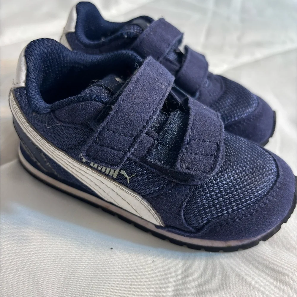 Puma Kids St Runner Hook and Loop Blue Sneakers Size 5 C Cute ($)
